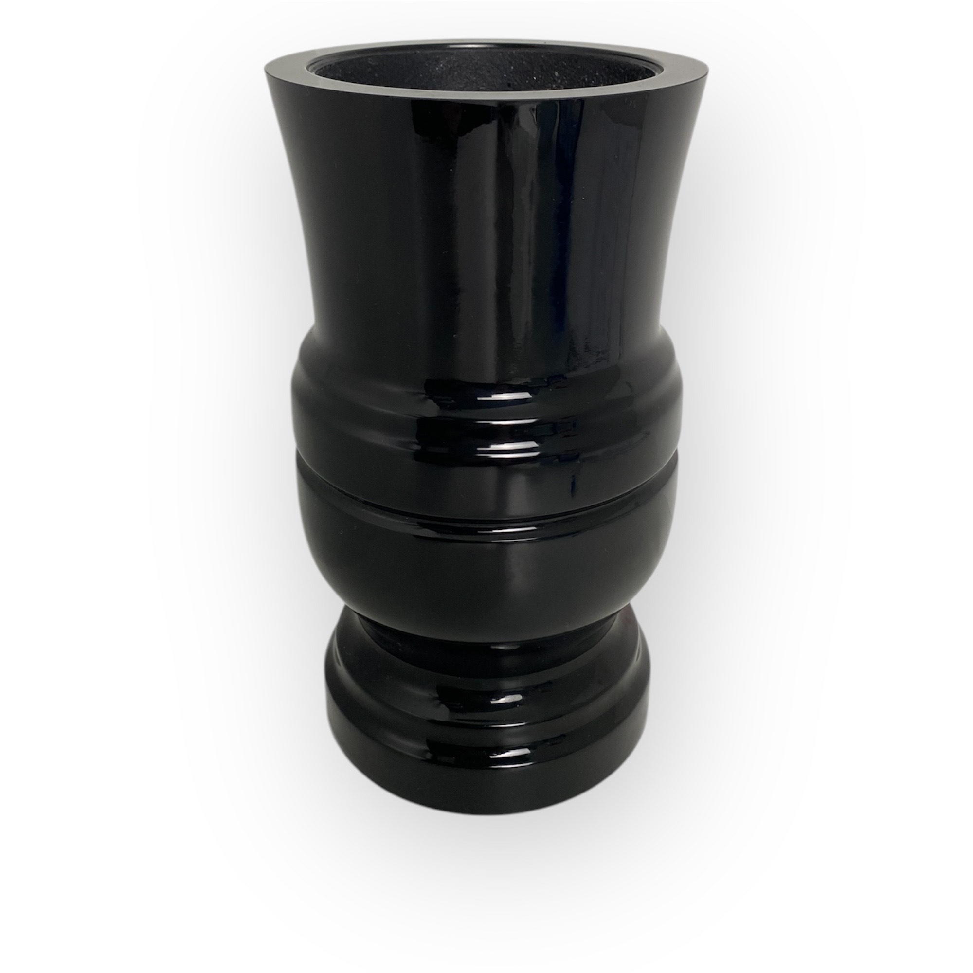 Wazon nagrobny z konglomeratu  W-13