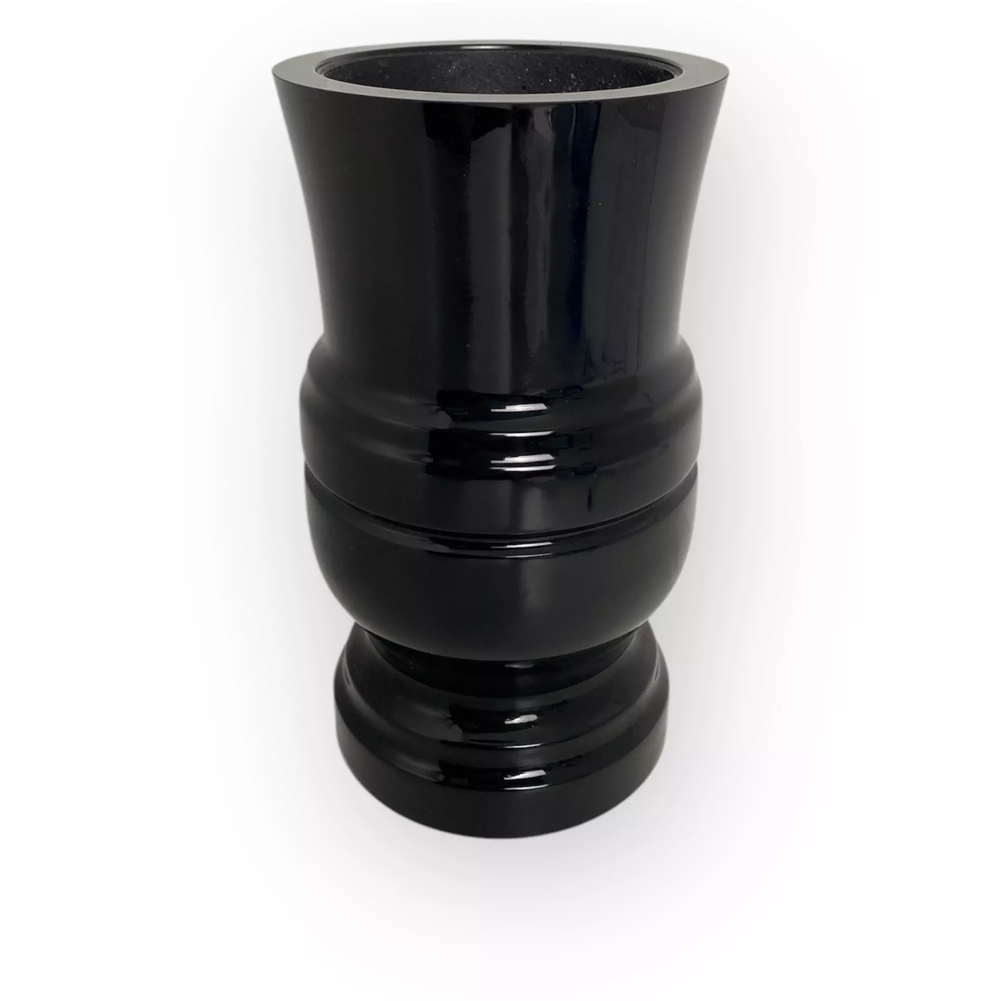Wazon nagrobny z konglomeratu  W-13